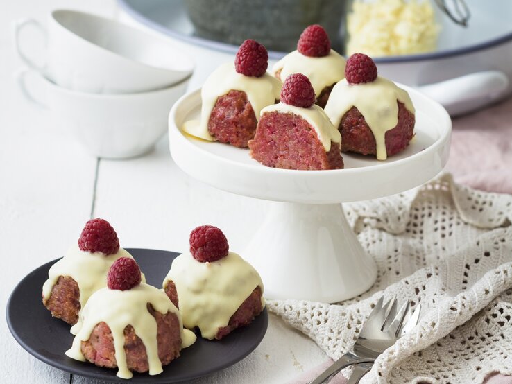 Beeren-Granatsplitter mit weißer Schokoglasur