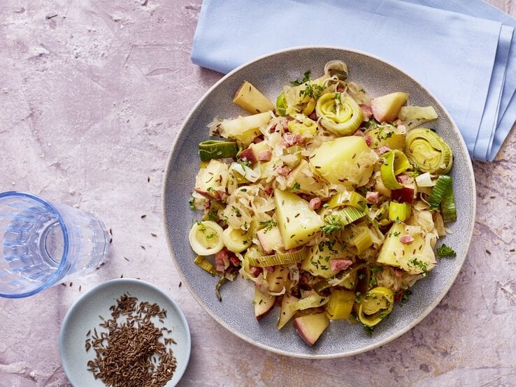 Sauerkraut-Pfanne mit Kartoffeln