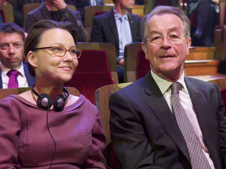 Franz Müntefering mit Frau Michelle. | © imago/Jens Jeske