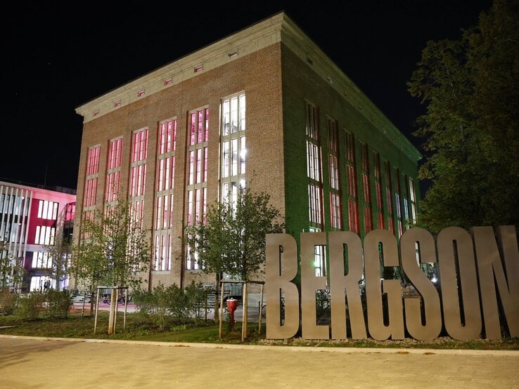 Aussenansicht des Bergson Kunstkraftwerkes in München.  | © Agency People Image für BCN