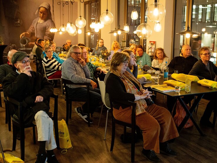 Zu sehen ist die Veranstaltung bei gemütlicher Stimmung | © Melanie Klenke