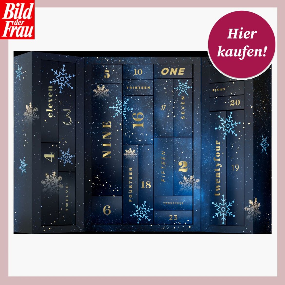 Dunkelblauer Adventskalender mit goldenen Zahlen, Schneeflocken und festlichem Design auf schlichtem Hintergrund. | © EIS.de