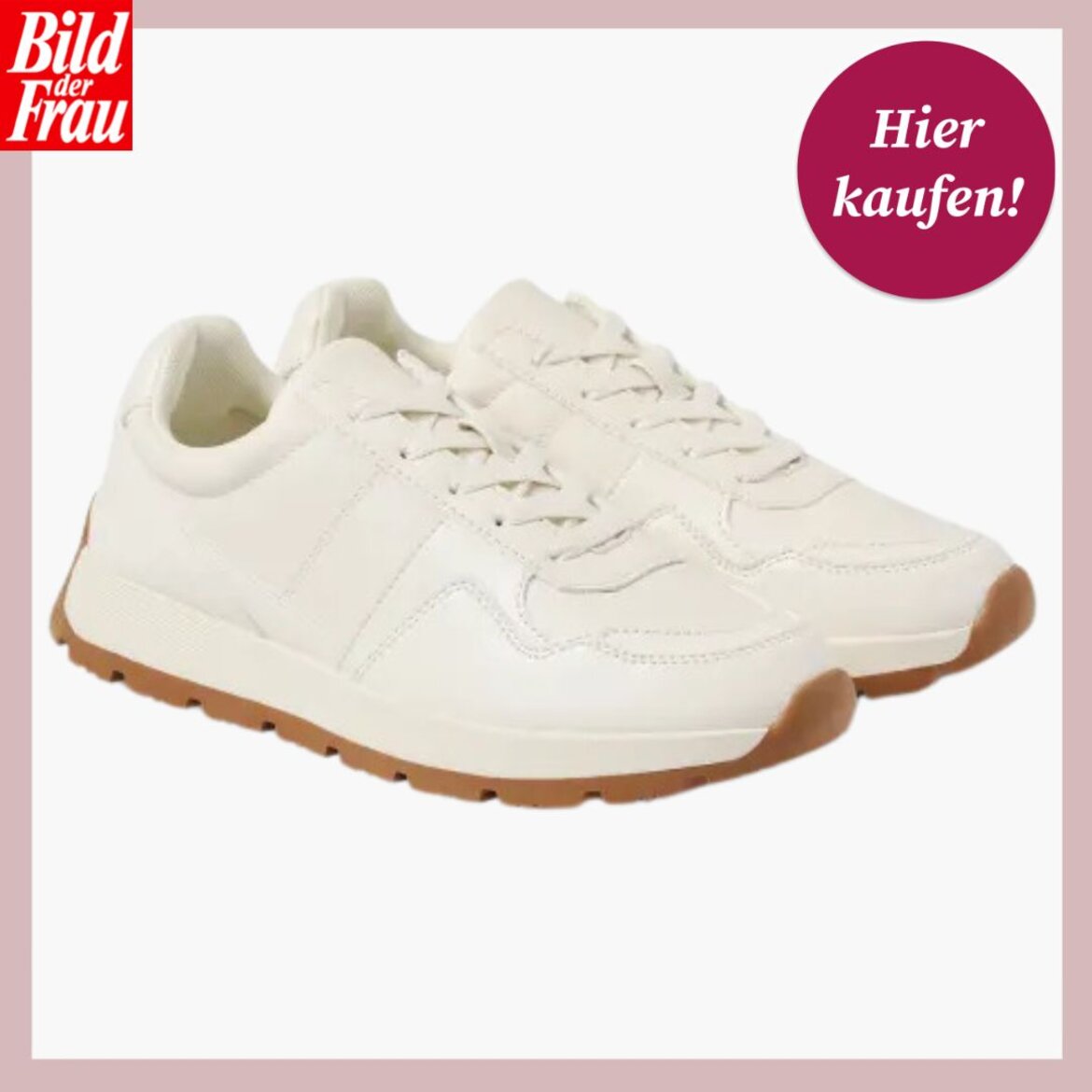 Minimalistische weiße Sneaker für Damen mit brauner Profilsohle und schlichtem Design vor hellem Hintergrund. | © C&A