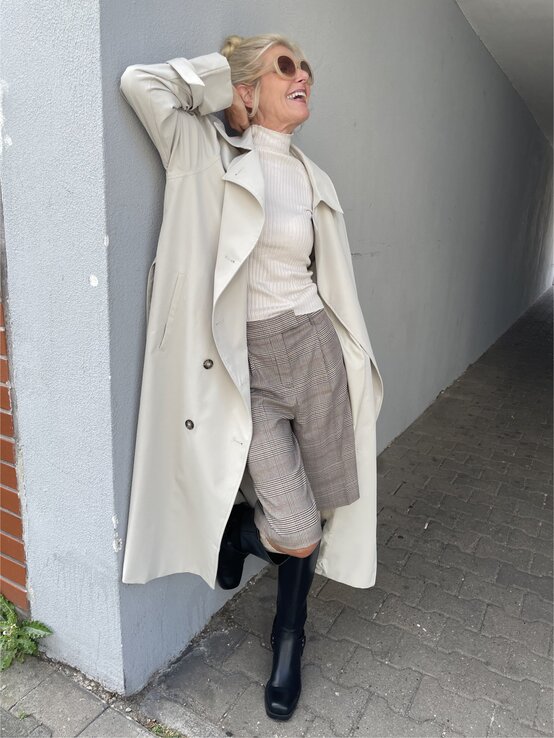 Renate Zott:  Trend 5-Trenchcoat | © Renate Zott