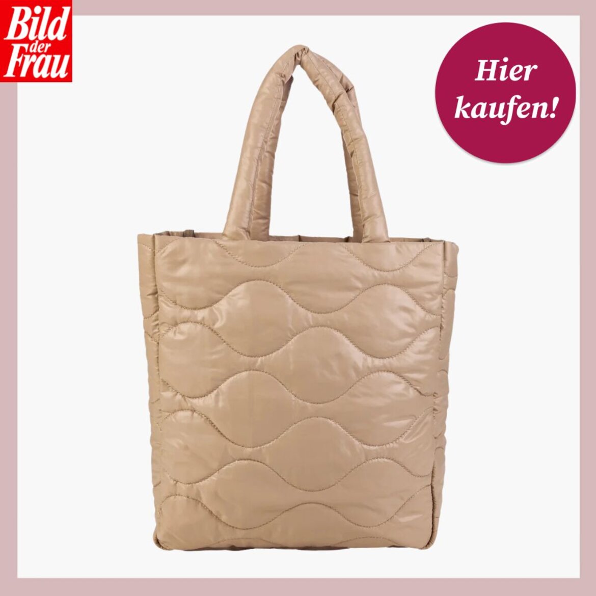 Beigefarbene gesteppte Handtasche mit wellenförmigem Muster und kurzen Henkeln, vor weißem Hintergrund präsentiert. | © Lidl